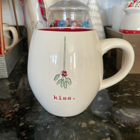 Rae Dunn Holiday Mug Set - Picture 4 of 13